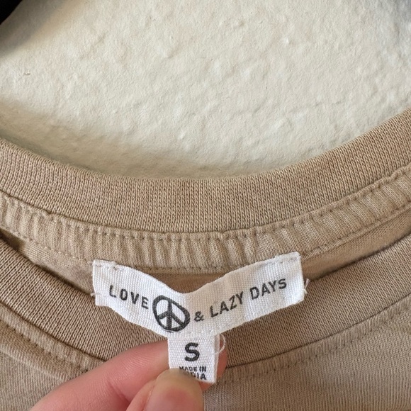 🌵Love & Lazy Days Desert Adventure Fringe Cropped Tee🌵 - Picture 3 of 4